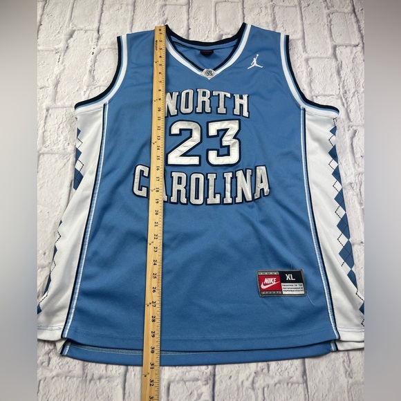 Nike Jordan North Carolina Jersey - Picture 7 of 11